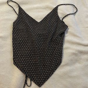 Pointed V top Open from the back